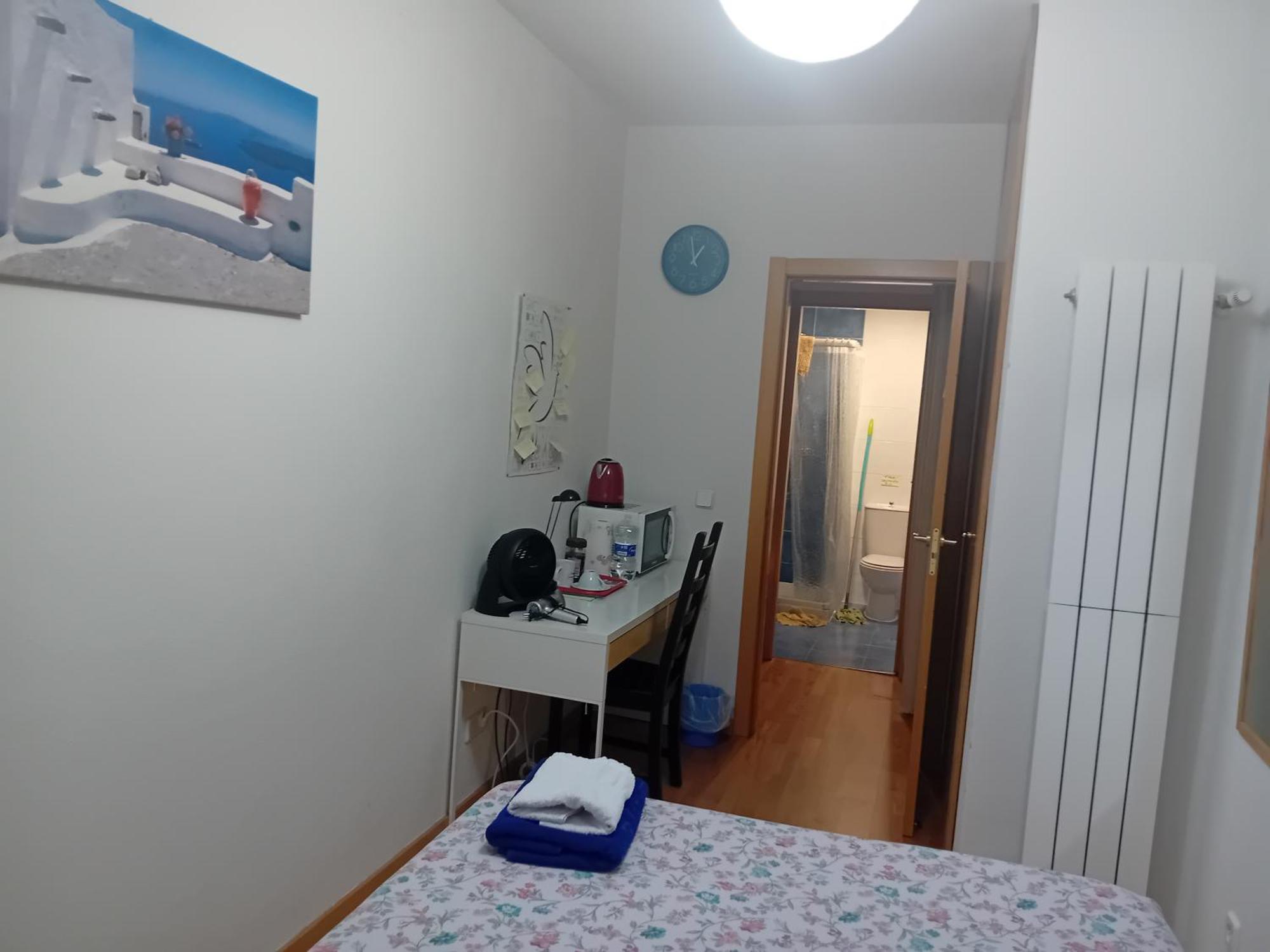 Habitaciones Individuales Wifi Tv Microondas Cerca Del Aeropuerto Madrid Habitacion Grande Wc Privado O Habitacion Pequena Wc Compartido Muy Tranquilas Bien Comunicadas Tren Metro Bus Facil Aparcamiento San Sebastián de los Reyes Exteriér fotografie