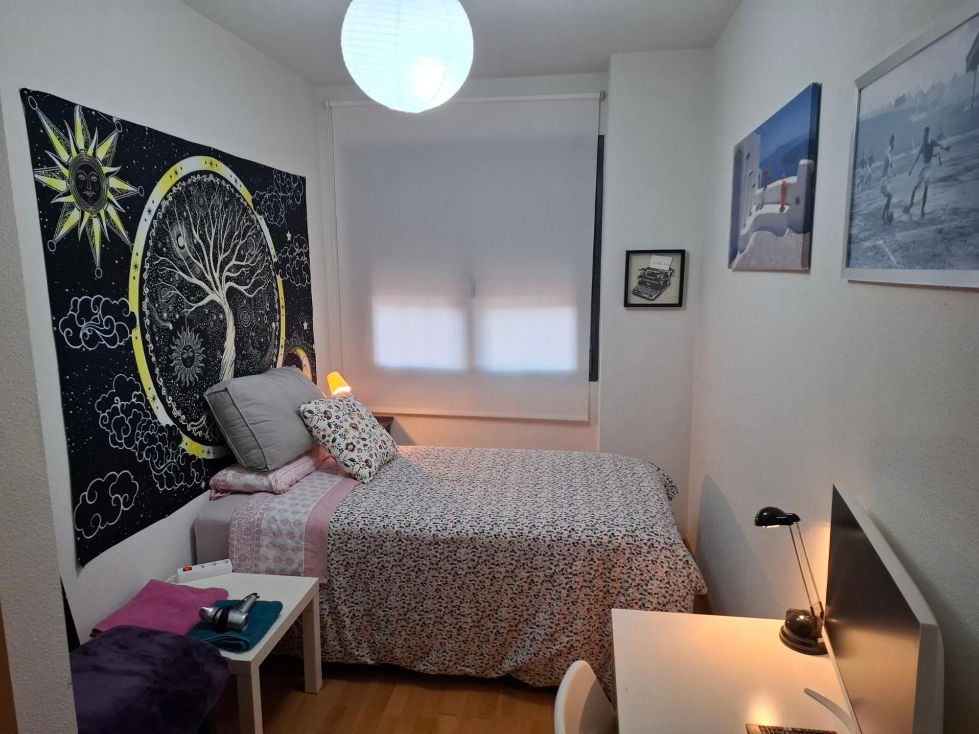 Habitaciones Individuales Wifi Tv Microondas Cerca Del Aeropuerto Madrid Habitacion Grande Wc Privado O Habitacion Pequena Wc Compartido Muy Tranquilas Bien Comunicadas Tren Metro Bus Facil Aparcamiento San Sebastián de los Reyes Exteriér fotografie